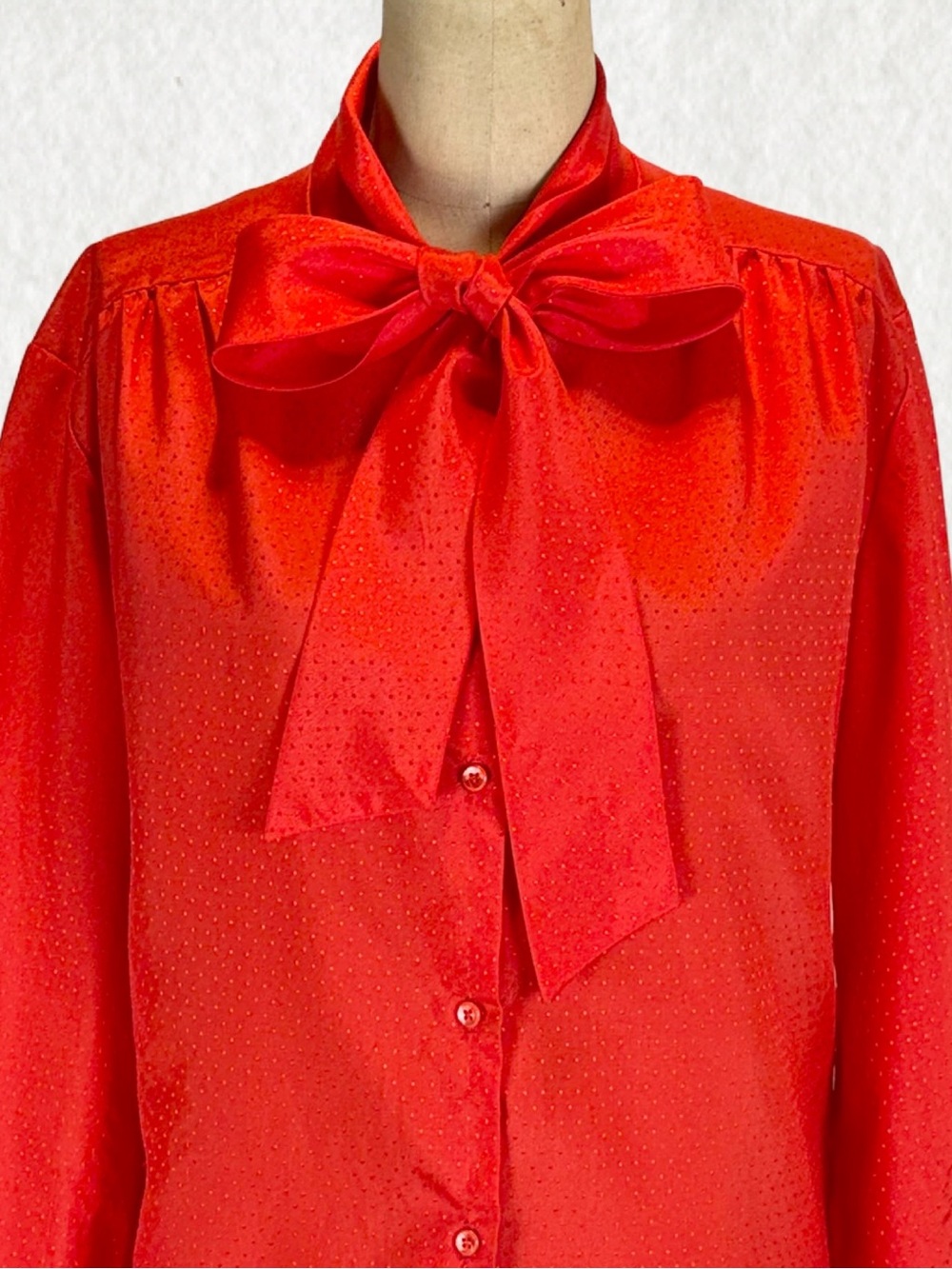 VINTAGE bow tie blouse cherry red Cape Cod button front dressy office‎ chic 80s